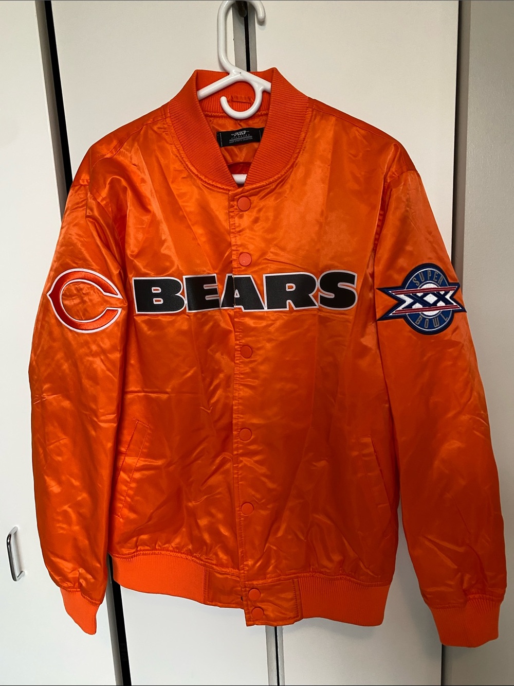 Pro Standard NFL CHICAGO BEARS BIG LOGO MEN'S BOMBER JACKET (Large) Like new